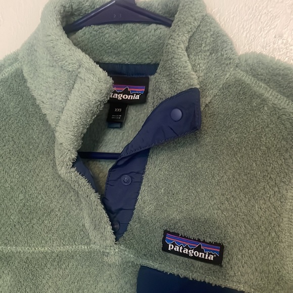 Patagonia olive sweater - Picture 2 of 3